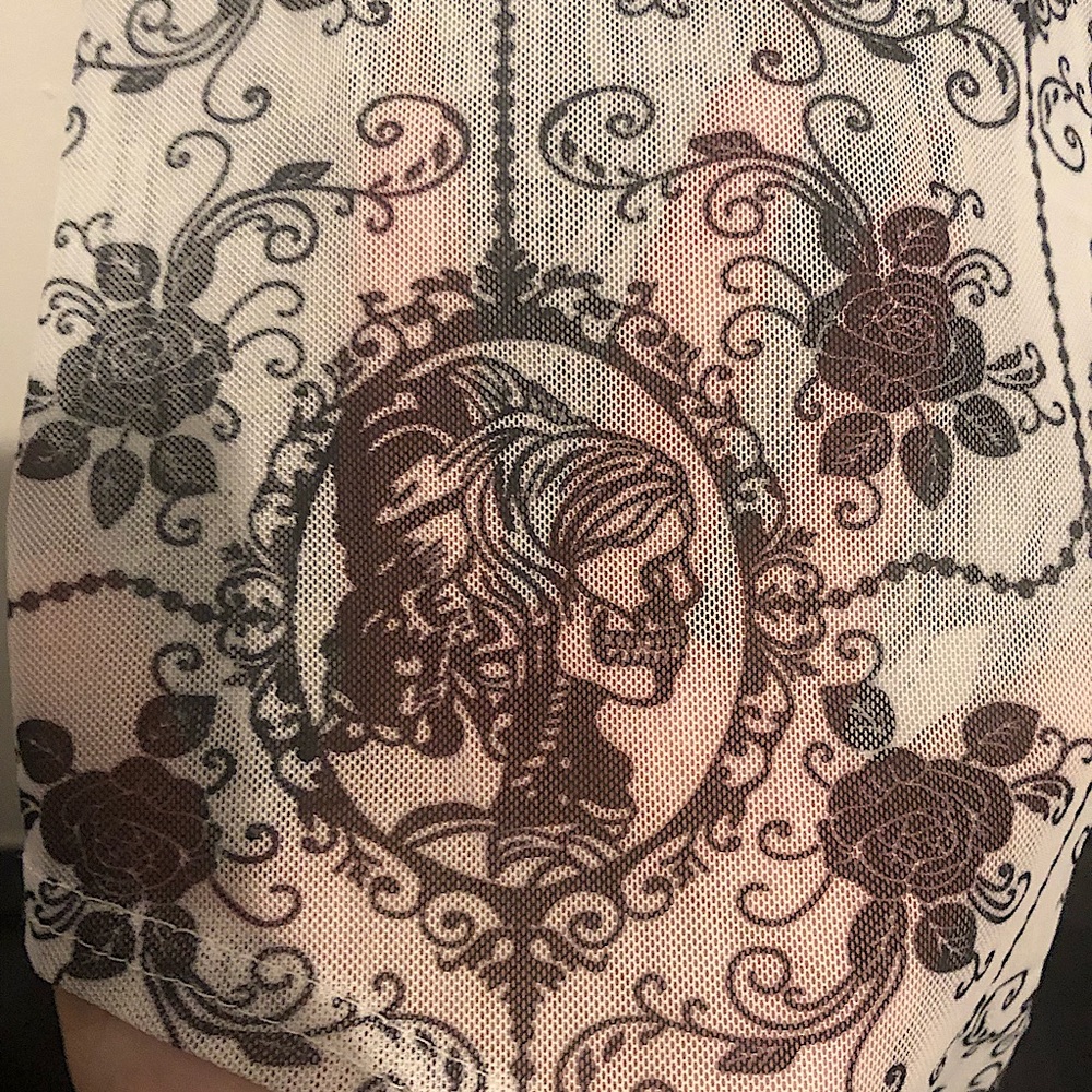 Skull cameo mesh bodysuit - Picture 5 of 6